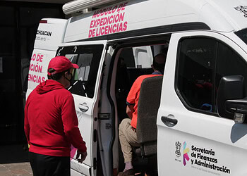 1. Fotografía de un módulo de expedición de licencias en Michoacán, México.