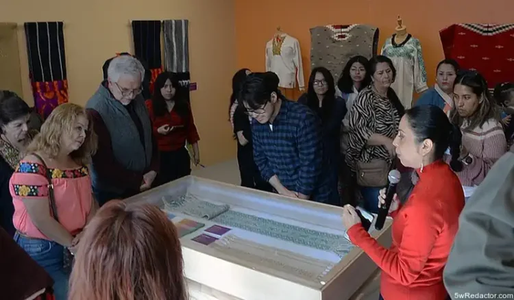 exposición Todo cabe en un oficio Michoacán