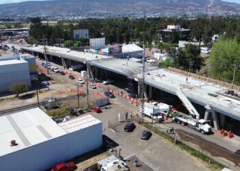 paso vial Independencia en Morelia en construcción