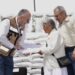 Entrega de fertilizantes gratuitos en Michoacán beneficia a miles de agricultores locales.