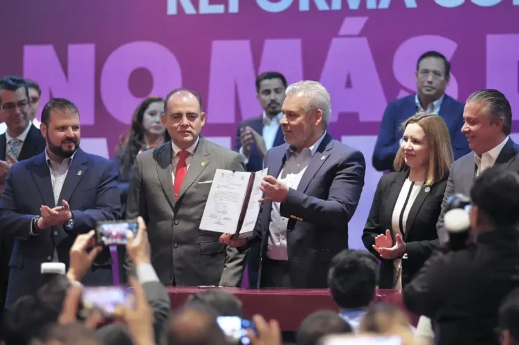 Decreto oficial que prohíbe la contratación de deuda a largo plazo en Michoacán, promoviendo mayor estabilidad financiera en.