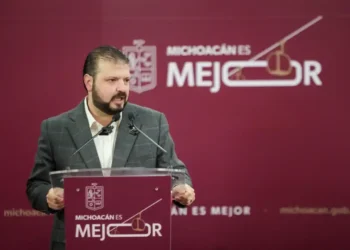 Amplia presencia en evento político en Michoacán.