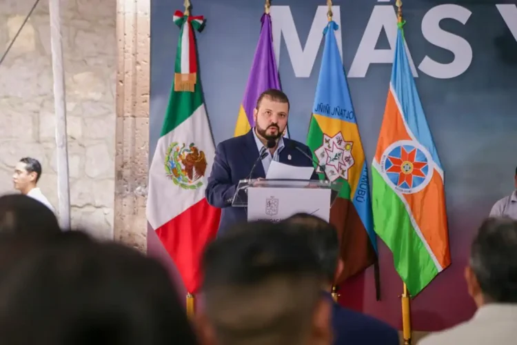 Familias de brigadistas fallecidos en Tacámbaro recibirán hasta 1 millón de pesos y apoyo integral del estado.