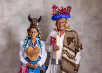 Muestra de Indumentaria Tradicional en Uruapan con textiles indígenas