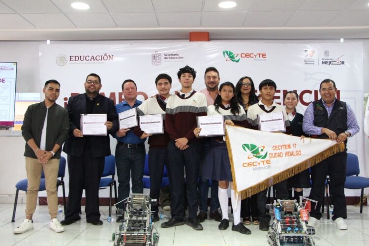 Estudiantes del Cecytem muestran sus proyectos de robótica en una ceremonia previa a la competencia internacional en EE.UU.