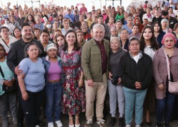 Amplia asistencia en evento que destaca avances en detección y tratamiento del cáncer en Michoacán.