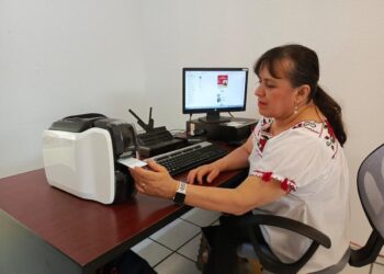 Credencial para tramitar el acceso gratuito al teleférico en Uruapan.
