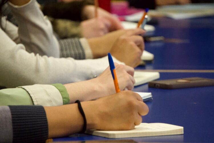 Participa en la convocatoria para escritores en Michoacán. Oportunidad única para ganar dinero escribiendo tu guion.