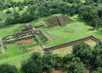 Estructuras Mayas en Michoacán.