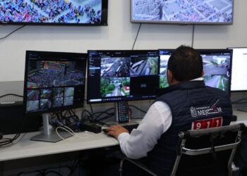 Vigilancia reforzada en concierto de Marco Antonio Solís con monitoreo en C5 para garantizar seguridad.