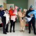 Personal de salud con bebés en sala de lactancia en Michoacán.