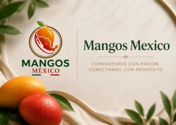 Imagen de dos mangos maduros, uno amarillo y otro rojo, acompañados de hojas verdes, en un fondo natural y elegante.