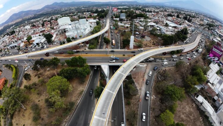 Vías cerradas en Morelia por trabajos en nuevas conexiones viales y mejoras en la infraestructura urbana.