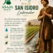 Hombre con vestimenta tradicional en campo agrícola, celebrando el Día de San Isidro Labrador en Murcia, con fondo de cultivo.