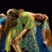Cuatro bailarinas en escena durante una presentación de danza contemporánea en el Festival Lila López.