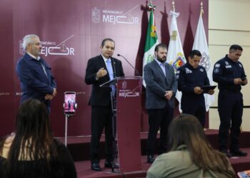 Autoridades en Michoacán anuncian operación contra crimen organizado en conferencia de prensa.