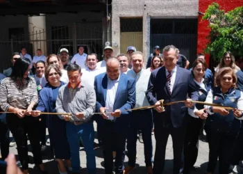 Autoridades y comunidad en la apertura de la nueva agencia de la FGE en Jacona.