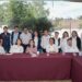 Grupo de profesionales del sector salud en Michoacán en una reunión al aire libre.