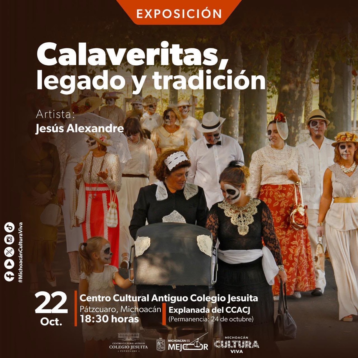 Desfile de calaveritas en la exposición Calaveritas, legado y tradición en Pátzcuaro.