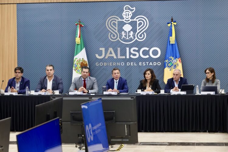 Gobernador de Jalisco y funcionarios presentan la agenda hídrica 2026–2030 en sesión oficial.