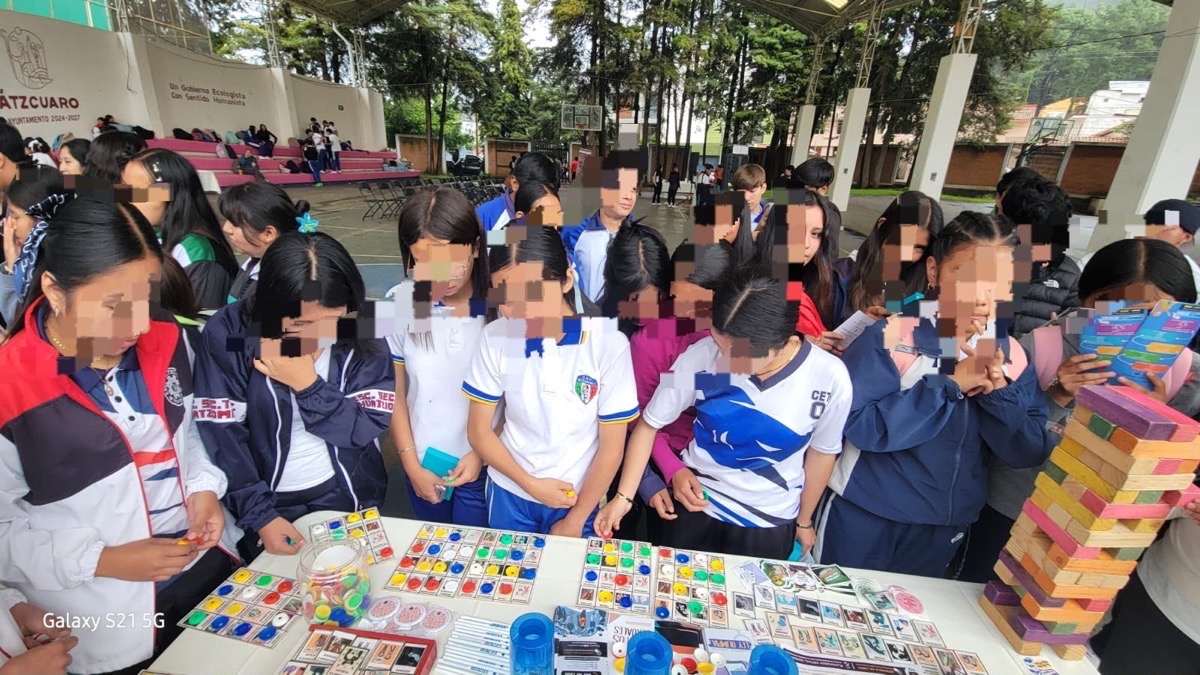 Estudiantes participan en dinámicas del Rally del Día del Apoyo Mutuo en Pátzcuaro