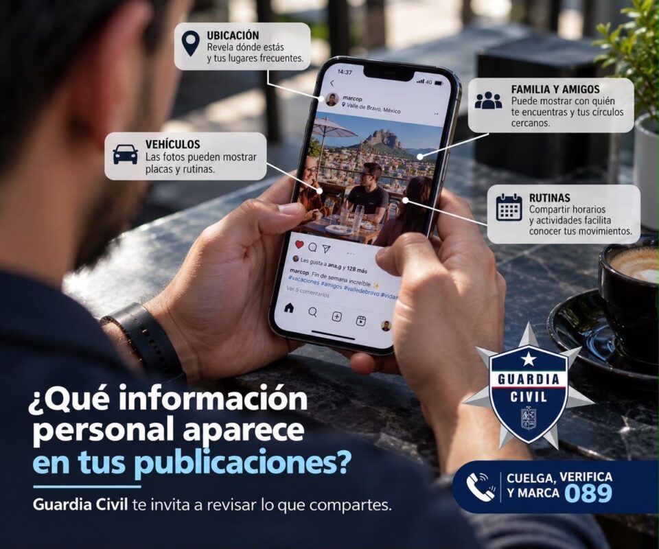 Una persona sostiene un teléfono móvil viendo una publicación en redes sociales mientras se señalan los riesgos de compartir información personal.